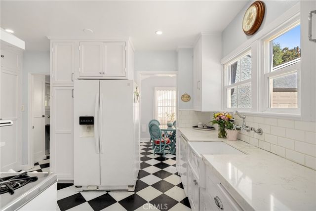 1433 Del Monte Drive, Glendale, CA 91207