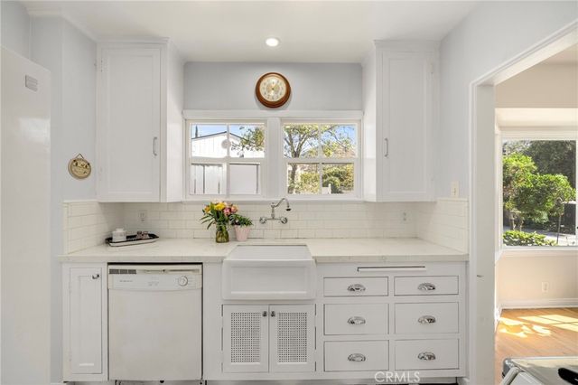 1433 Del Monte Drive, Glendale, CA 91207