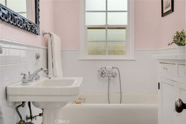 1433 Del Monte Drive, Glendale, CA 91207