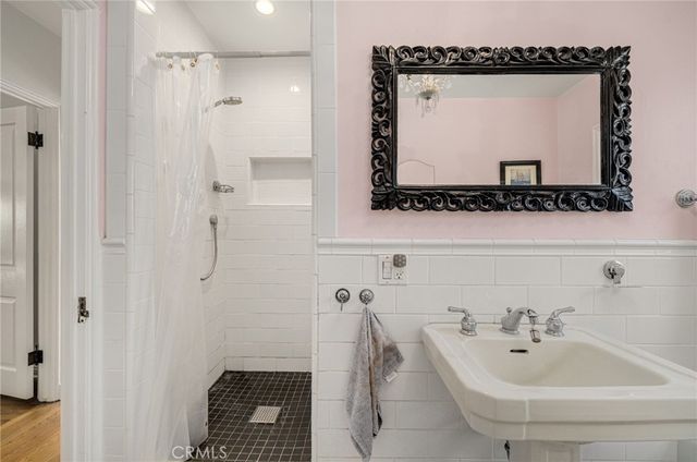 1433 Del Monte Drive, Glendale, CA 91207