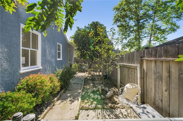 1433 Del Monte Drive, Glendale, CA 91207