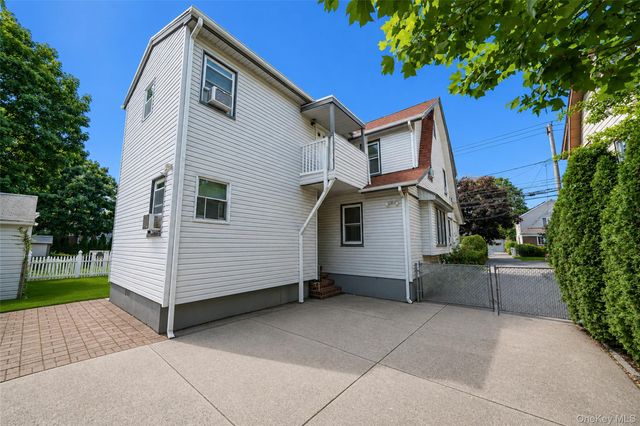 214 Lowell Avenue, Floral Park, NY 11001