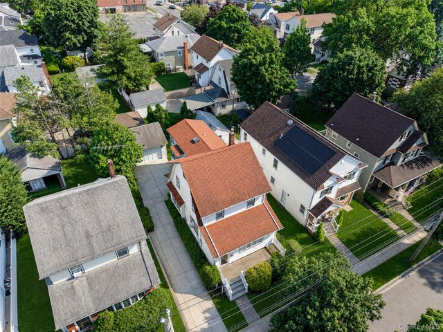 214 Lowell Avenue, Floral Park, NY 11001
