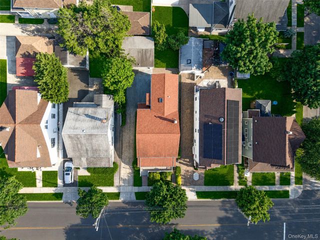 214 Lowell Avenue, Floral Park, NY 11001
