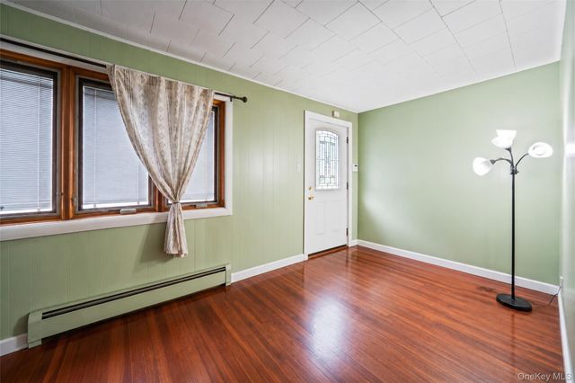 214 Lowell Avenue, Floral Park, NY 11001
