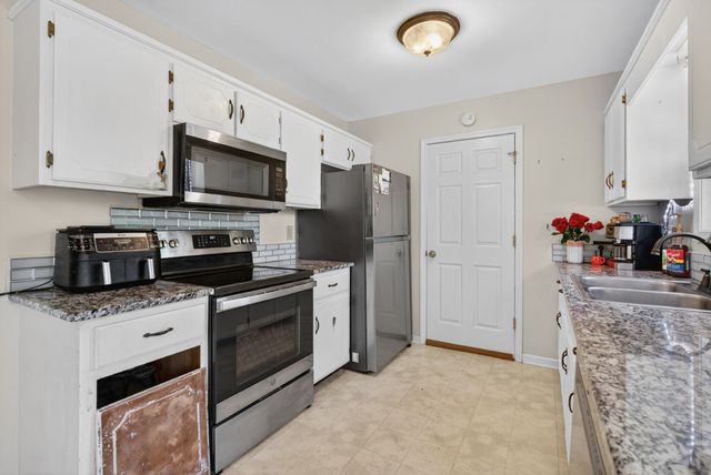 3273 N Senseney Cir, Clarksville, TN 37042