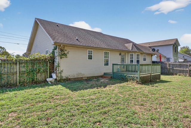 3273 N Senseney Cir, Clarksville, TN 37042