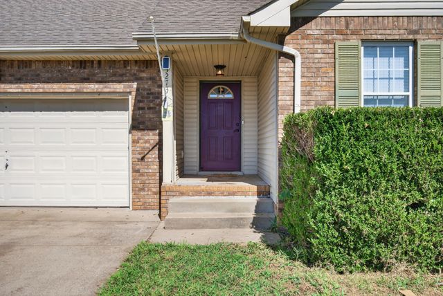 3273 N Senseney Cir, Clarksville, TN 37042