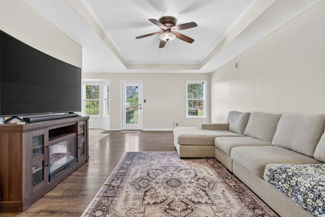 3273 N Senseney Cir, Clarksville, TN 37042