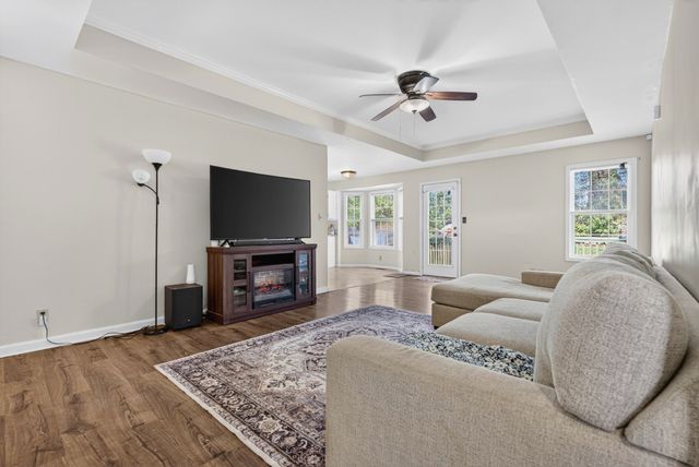 3273 N Senseney Cir, Clarksville, TN 37042