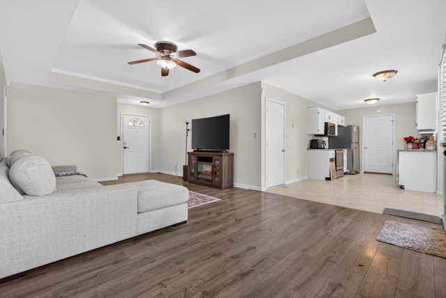 3273 N Senseney Cir, Clarksville, TN 37042