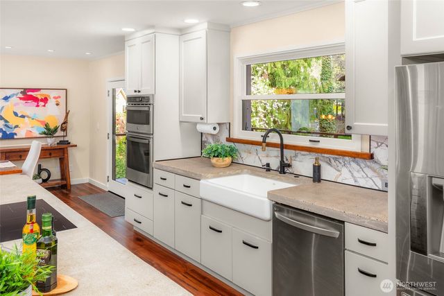 12211 SE 63rd Place, Bellevue, WA 98006