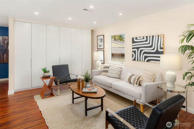 12211 SE 63rd Place, Bellevue, WA 98006