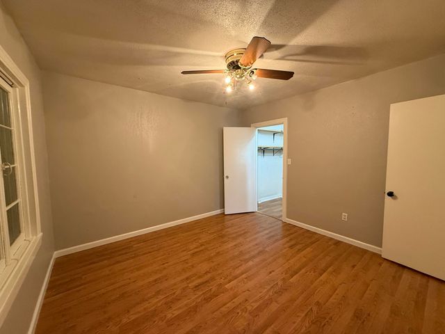 1613 N 3rd Street, Tahoka, TX 79373