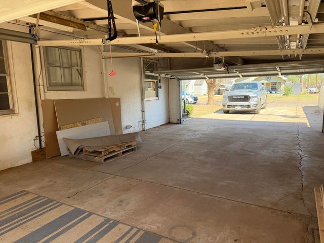 1613 N 3rd Street, Tahoka, TX 79373