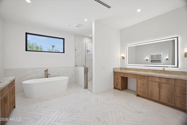 2818 E ELM Street, Phoenix, AZ 85016