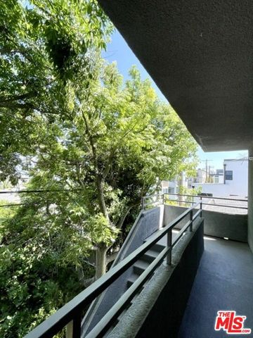 922 N Hudson Avenue 1, Los Angeles, CA 90038