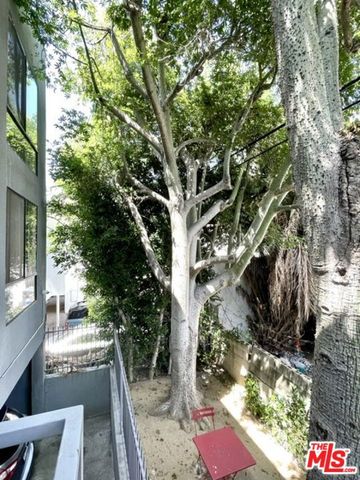 922 N Hudson Avenue 1, Los Angeles, CA 90038