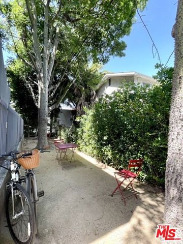 922 N Hudson Avenue 1, Los Angeles, CA 90038