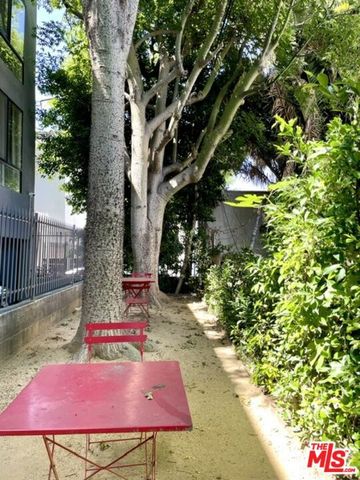922 N Hudson Avenue 1, Los Angeles, CA 90038