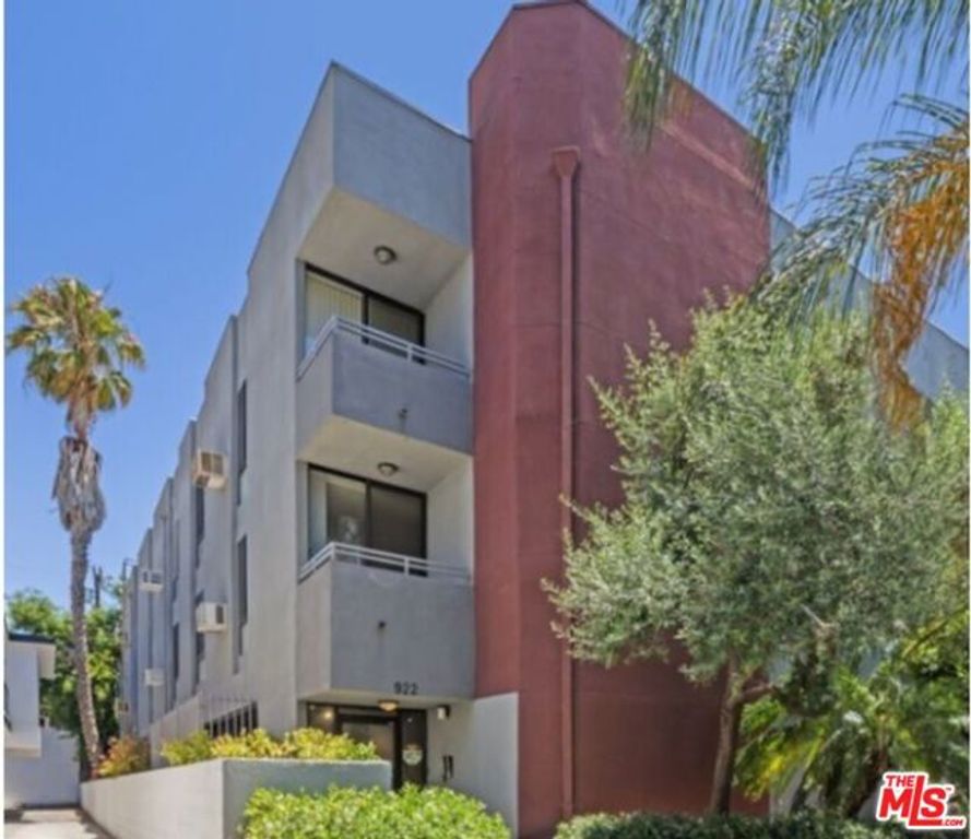 922 N Hudson Avenue 1, Los Angeles, CA 90038