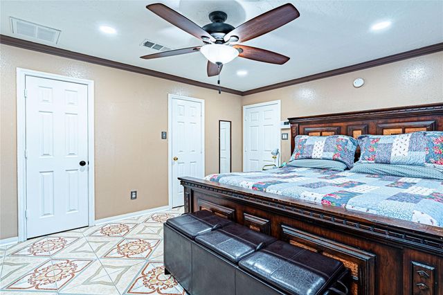 3403 Berry Grove Drive, Spring, TX 77388