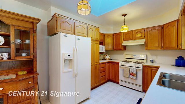 2430 Meadowbrook Lane, Clio, MI 48420