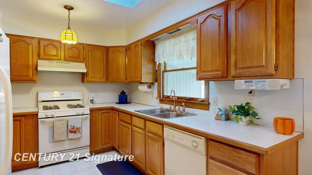 2430 Meadowbrook Lane, Clio, MI 48420