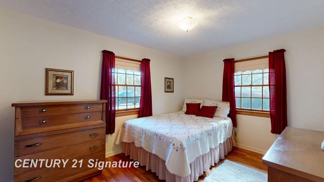 2430 Meadowbrook Lane, Clio, MI 48420