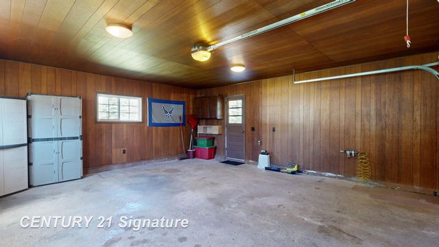 2430 Meadowbrook Lane, Clio, MI 48420