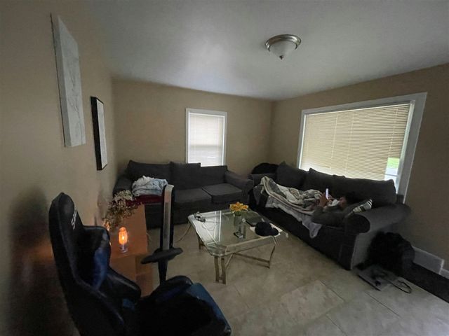 14382 Dolphin Street, Detroit, MI 48223
