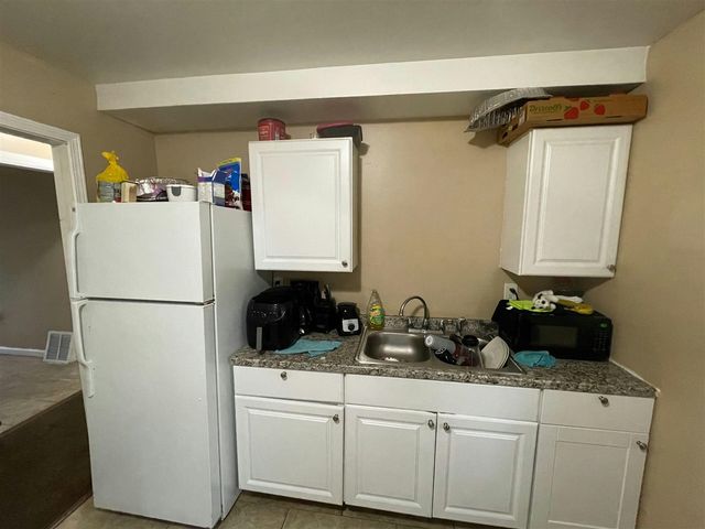 14382 Dolphin Street, Detroit, MI 48223