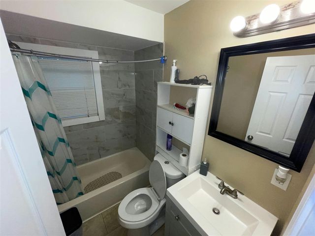 14382 Dolphin Street, Detroit, MI 48223