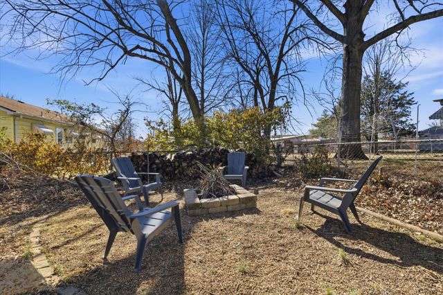 2337 S Holland Avenue, Springfield, MO 65807