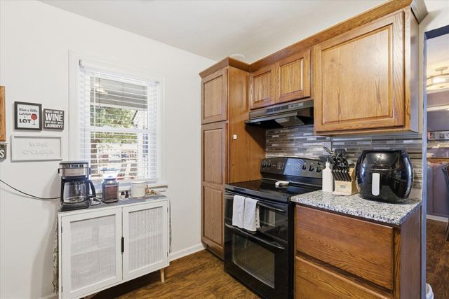 2337 S Holland Avenue, Springfield, MO 65807