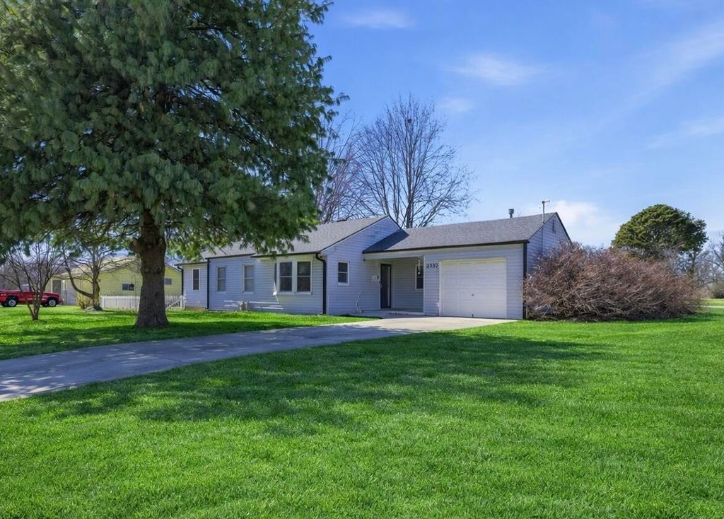 2337 S Holland Avenue, Springfield, MO 65807