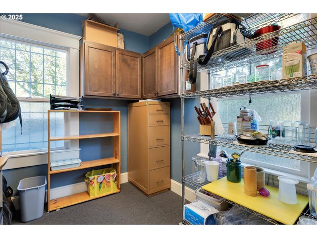 835 N MAIN Ave, Gresham, OR 97030