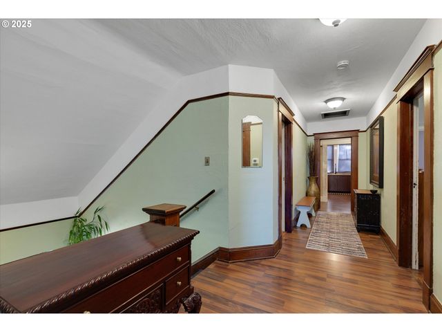 835 N MAIN Ave, Gresham, OR 97030