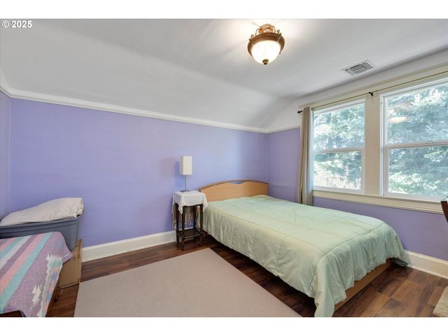 835 N MAIN Ave, Gresham, OR 97030