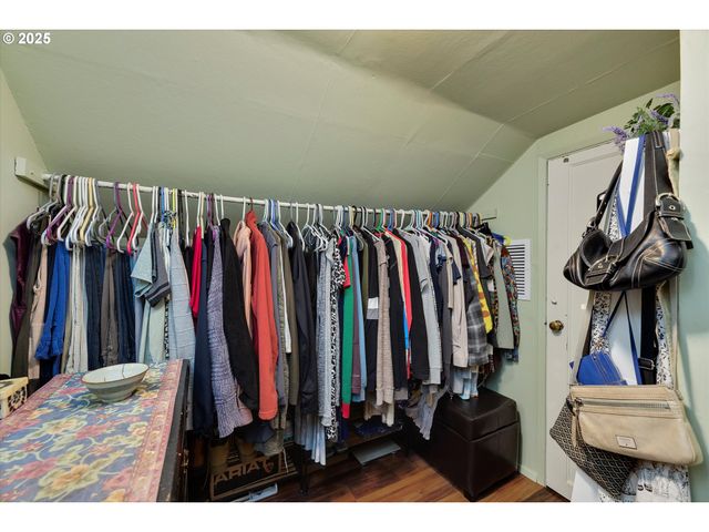 835 N MAIN Ave, Gresham, OR 97030