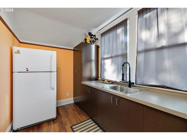 835 N MAIN Ave, Gresham, OR 97030