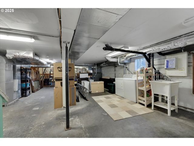 835 N MAIN Ave, Gresham, OR 97030