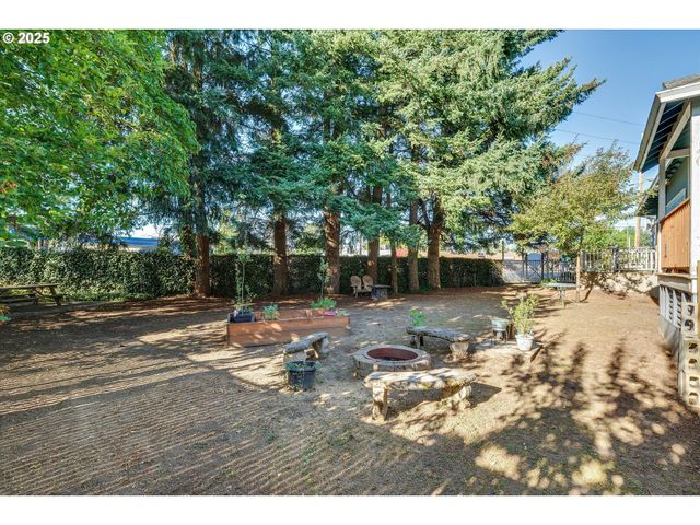 835 N MAIN Ave, Gresham, OR 97030