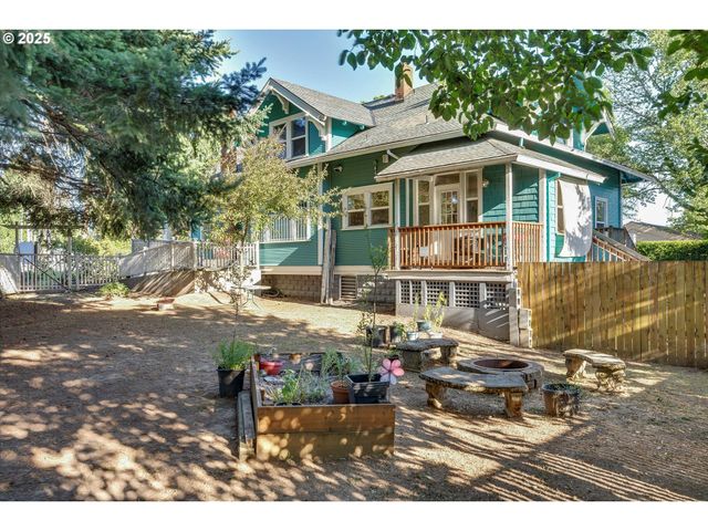 835 N MAIN Ave, Gresham, OR 97030