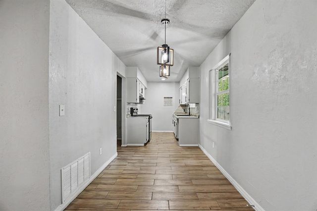 9719 NE 3rd Place, Midwest City, OK 73130