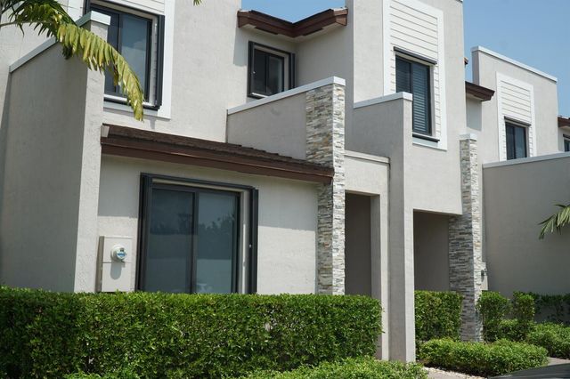 21435 NE 2nd Place, Miami, FL 33161