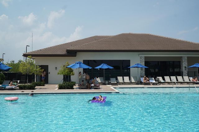 21435 NE 2nd Place, Miami, FL 33161