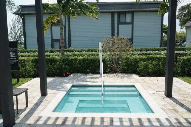 21435 NE 2nd Place, Miami, FL 33161