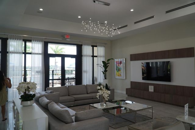21435 NE 2nd Place, Miami, FL 33161
