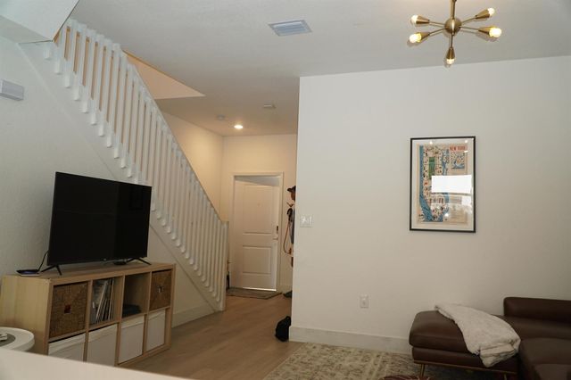 21435 NE 2nd Place, Miami, FL 33161